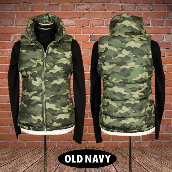 Old Navy Jackets & Blazers - NWOT Old Navy Camouflage Puffer Vest XS